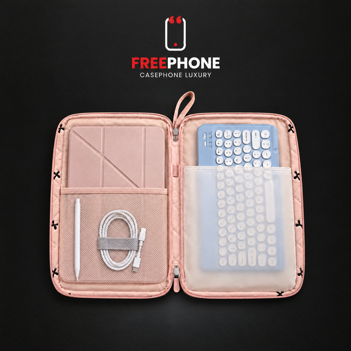 Housse ouverte avec iPad, clavier et stylet